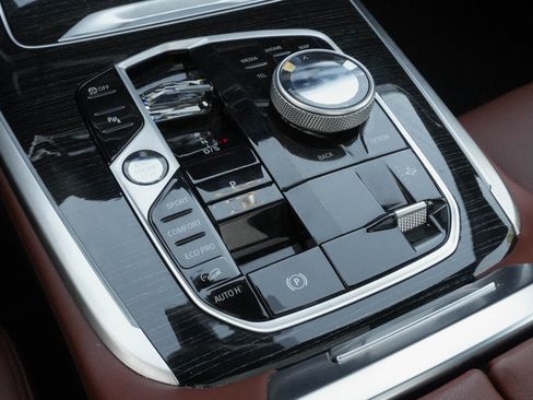 Certified 2026 BMW X7 M60i AWD/4WD image 27