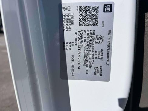 Used 2024 Chevrolet Express 2500 w/ Driver Convenience Package image 17