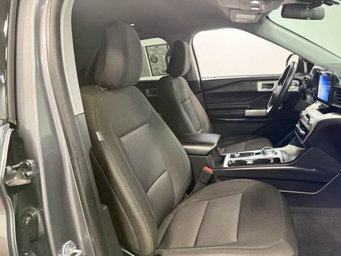 Used 2022 Ford Explorer XLT image 63