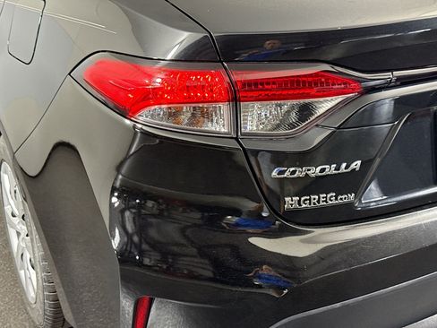 Used 2021 Toyota Corolla LE FWD image 35