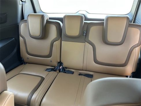New 2025 Nissan Armada SL w/ Captain's Chari Seat Package image 18