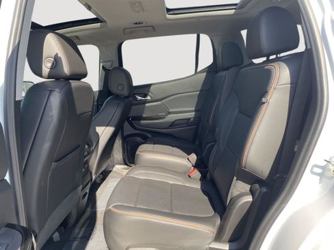 Used 2022 GMC Acadia AT4 w/ Technology Package AWD/4WD image 25