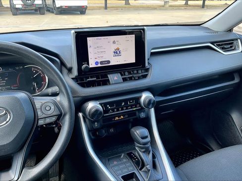 Used 2024 Toyota RAV4 LE image 7