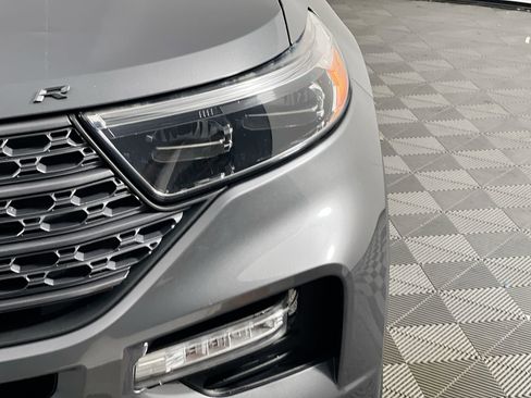 Used 2021 Ford Explorer XLT w/ Equipment Group 202A image 9