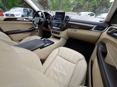 Used 2018 Mercedes-Benz GLE 350 4MATIC image 11