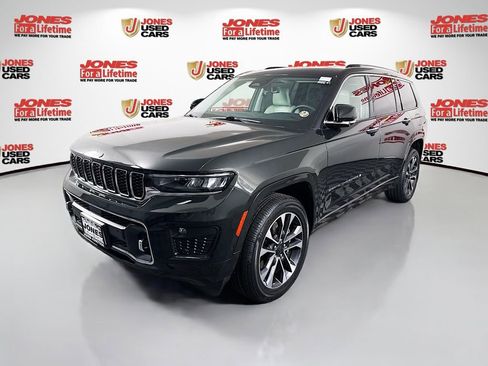 Used 2023 Jeep Grand Cherokee L Overland w/ Luxury Tech Group IV AWD/4WD image 14