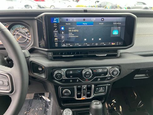 Used 2025 Jeep Wrangler Sport S image 21