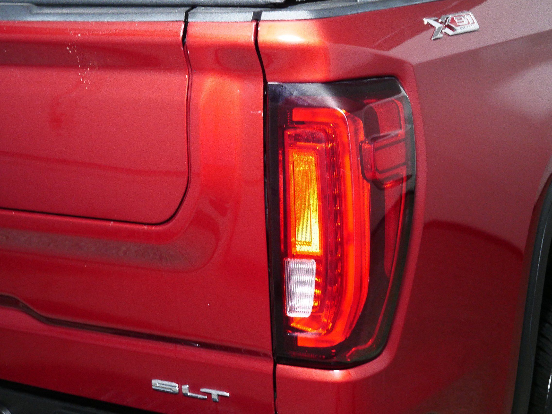 Used 2019 GMC Sierra 1500 SLT w/ SLT Premium Plus Package AWD/4WD image 17