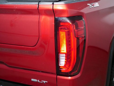 Used 2019 GMC Sierra 1500 SLT w/ SLT Premium Plus Package AWD/4WD image 17