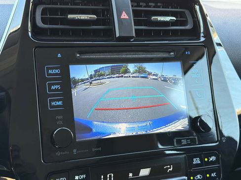Used 2018 Toyota Prius Three Touring FWD image 20