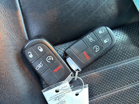 Used 2018 Jeep Grand Cherokee Limited image 34