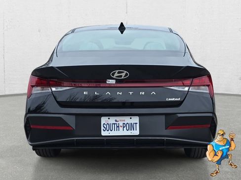 New 2026 Hyundai Elantra Limited image 6