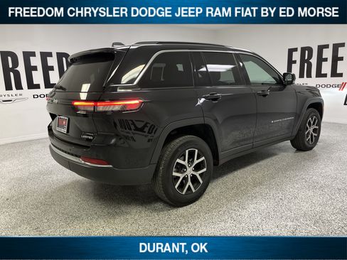 Used 2024 Jeep Grand Cherokee Limited AWD/4WD image 4