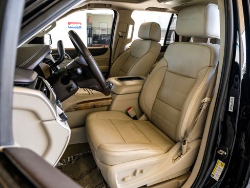 Used 2016 GMC Yukon Denali w/ Open Road Package image 32