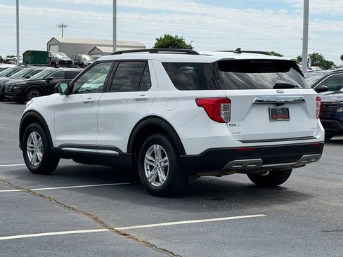 Used 2023 Ford Explorer XLT w/ Equipment Group 202A AWD/4WD image 7