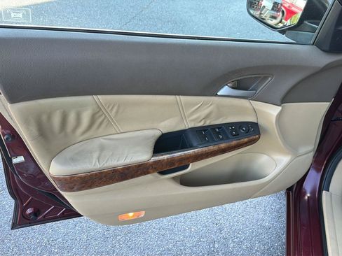 Used 2010 Honda Accord EX-L image 16