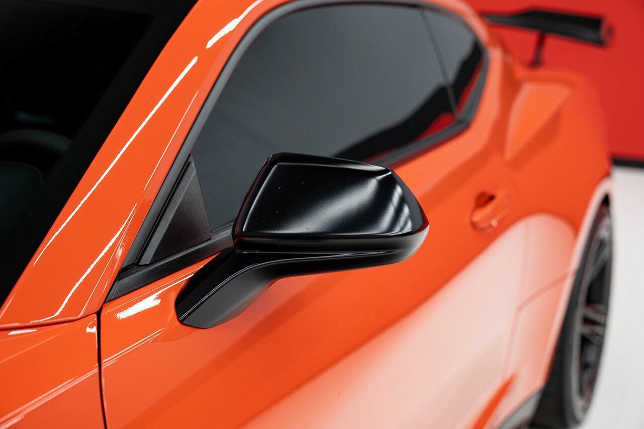 Used 2019 Chevrolet Camaro ZL1 RWD image 33