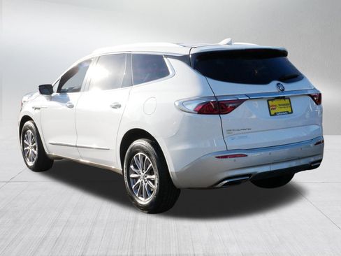 Used 2024 Buick Enclave Premium image 5