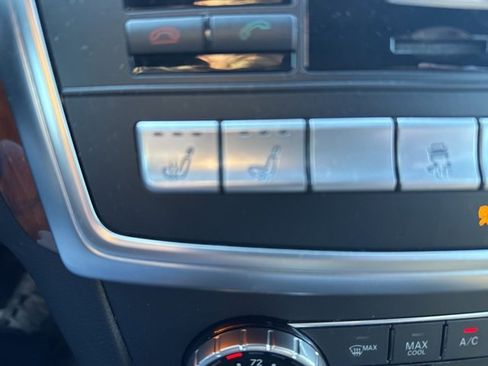 Used 2015 Mercedes-Benz GL 550 4MATIC image 43