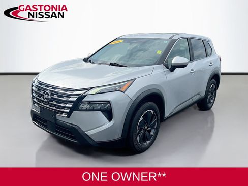 Used 2024 Nissan Rogue SV AWD/4WD image 3
