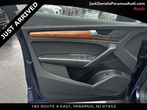 Used 2023 Audi Q5 2.0T Premium w/ Convenience Package image 14