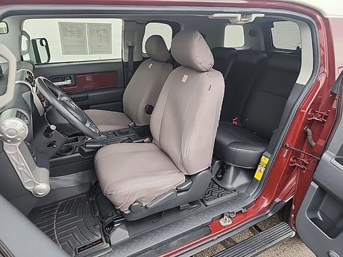 Used 2008 Toyota FJ Cruiser 2WD w/ Upgrade Pkg 1 image 6
