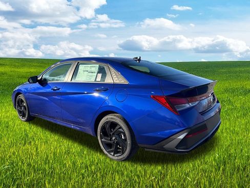 Used 2026 Hyundai Elantra Sport w/ Cargo Package image 11