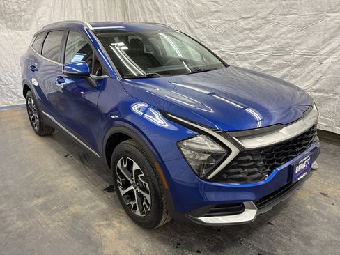 Certified 2023 Kia Sportage EX AWD/4WD image 2
