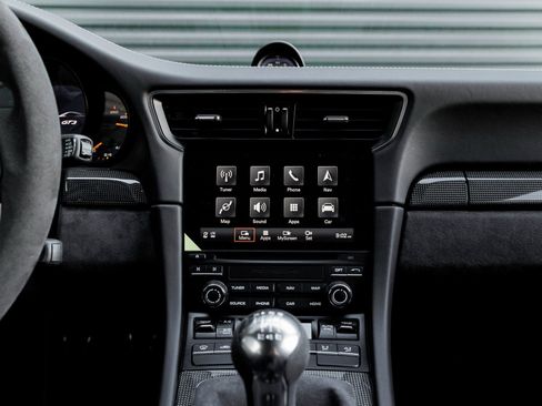 Certified 2018 Porsche 911 GT3 image 23