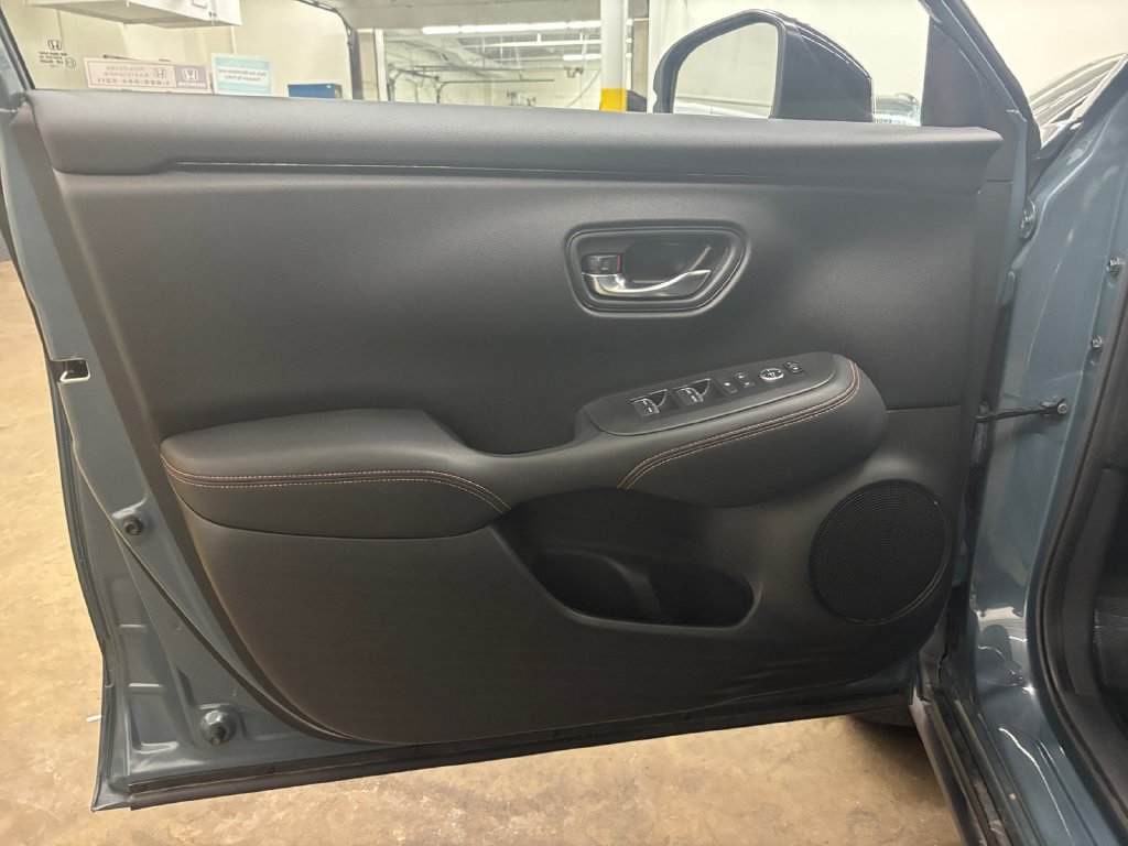 Used 2024 Honda HR-V Sport image 11
