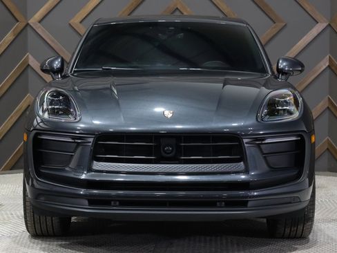 Used 2023 Porsche Macan image 13