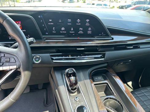 Used 2023 Cadillac Escalade Sport Platinum w/ LPO, ONYX Package AWD/4WD image 21