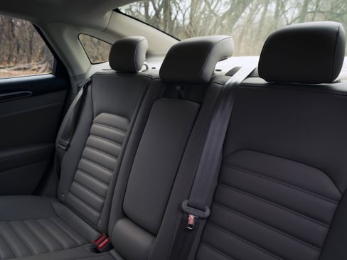 Used 2019 Ford Fusion SEL image 18