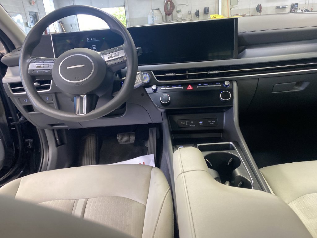 Used 2025 Hyundai Sonata SEL FWD image 27