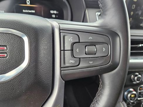 Used 2024 GMC Yukon XL SLT image 17