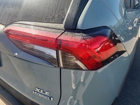 Used 2021 Toyota RAV4 XLE w/ Convenience Package AWD/4WD image 14