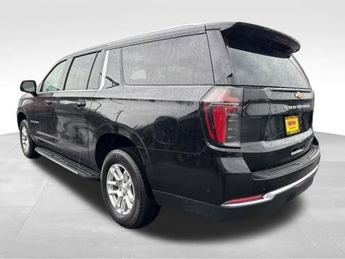 Used 2025 Chevrolet Suburban LS image 5