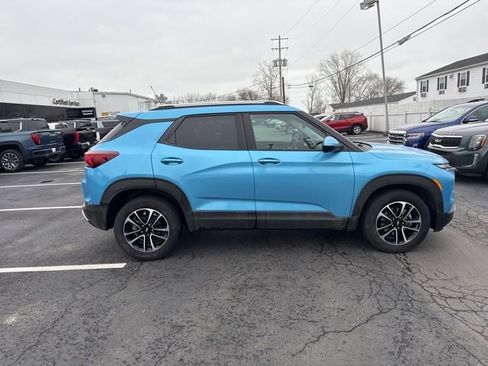 Used 2025 Chevrolet TrailBlazer LT w/ LT Cold Weather Package image 12