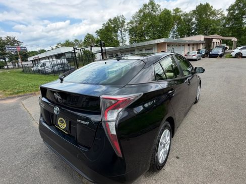 Used 2016 Toyota Prius Two FWD image 5