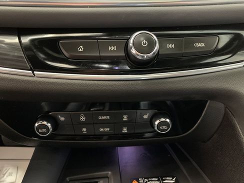 Used 2024 Buick Enclave Essence w/ Experience Buick Package image 9