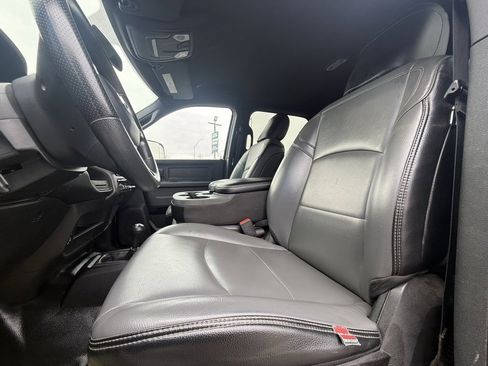 Used 2022 RAM 2500 Tradesman w/ Chrome Appearance Group image 25