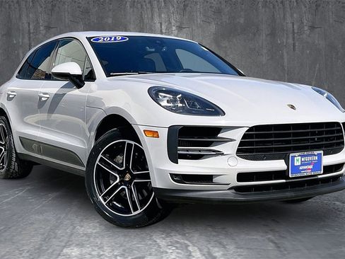 Used 2019 Porsche Macan S w/ Premium Package Plus image 3