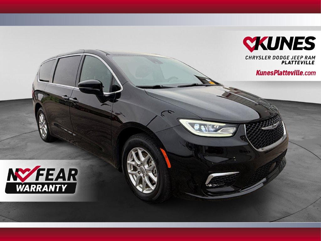 Used 2025 Chrysler Pacifica Select FWD image 1
