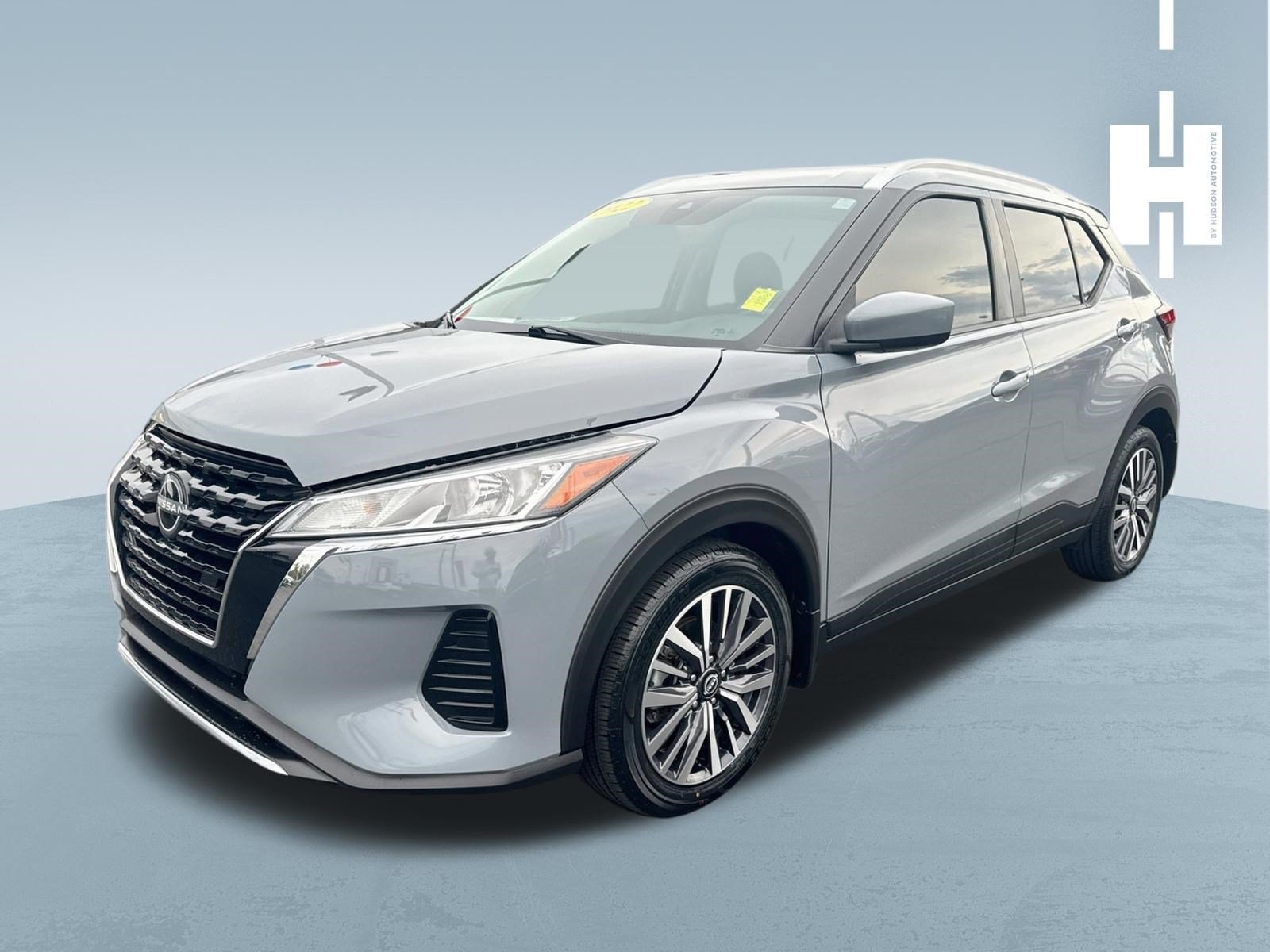 Used 2022 Nissan Kicks SV w/ Interior Electronics Package FWD image 3