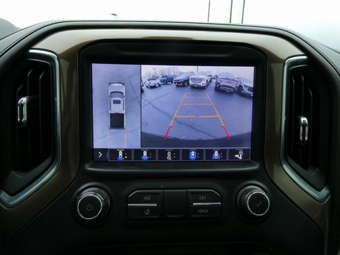 Used 2019 Chevrolet Silverado 1500 High Country w/ Technology Package image 33