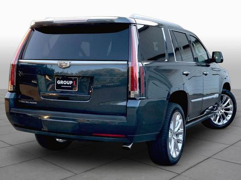 Used 2020 Cadillac Escalade Premium Luxury RWD image 13
