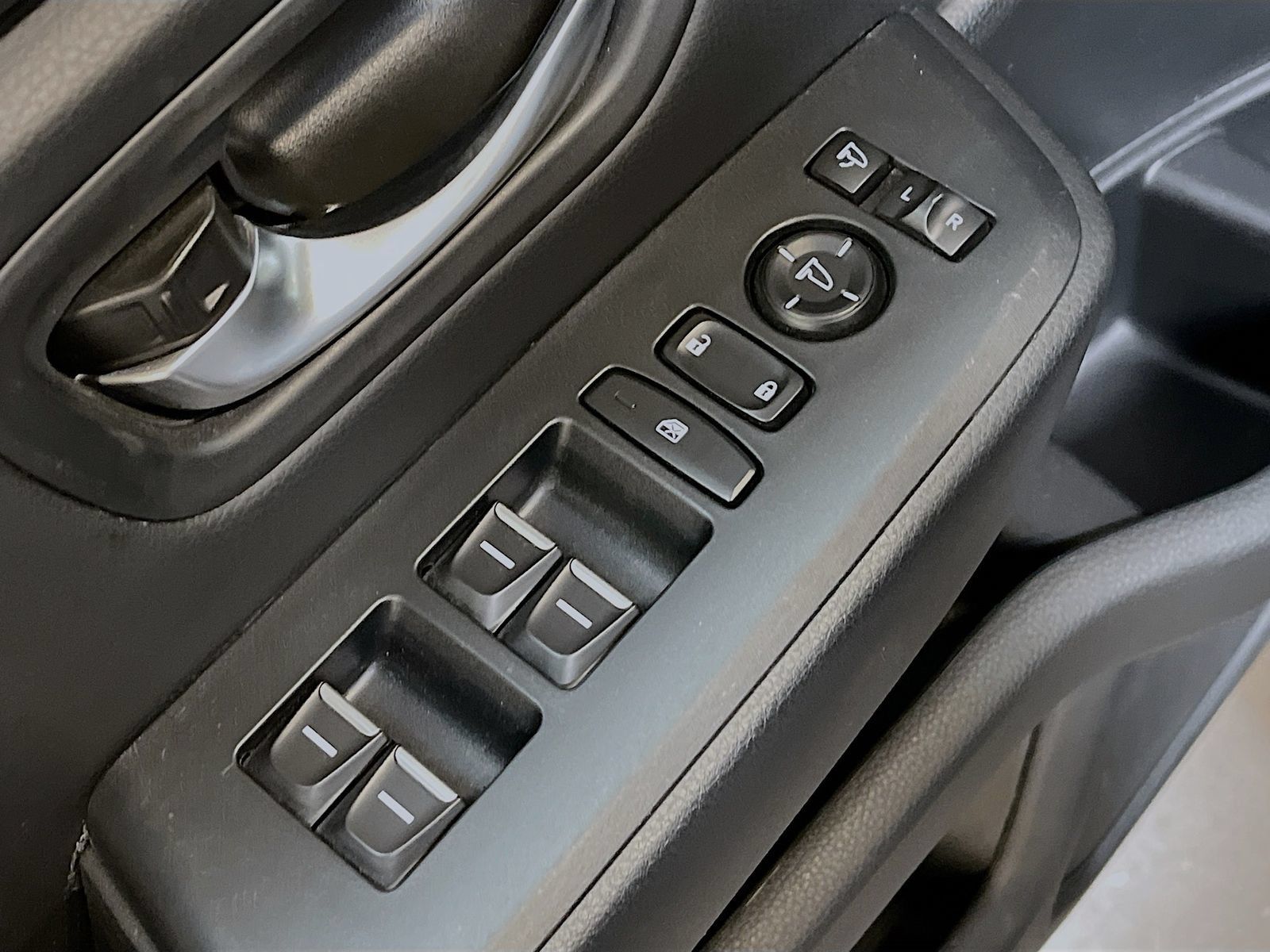 Used 2025 Honda Pilot TrailSport image 18