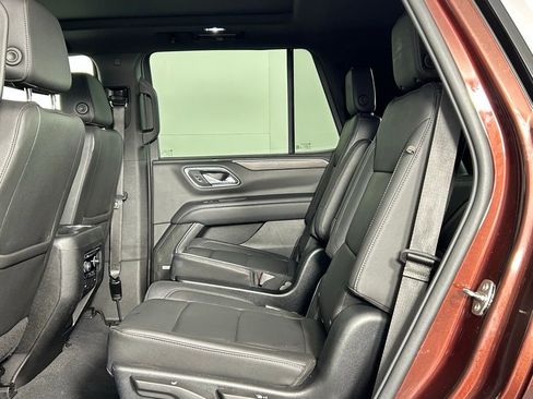 Used 2022 Chevrolet Tahoe LT w/ LT Signature Plus Package image 19