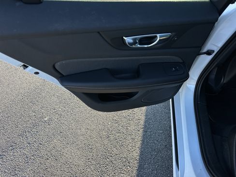 Used 2020 Volvo V60 T6 R-Design w/ Advanced Package image 23