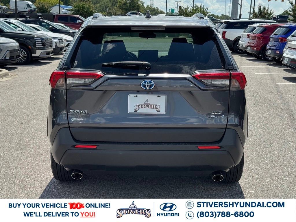 Used 2021 Toyota RAV4 XLE w/ Convenience Package AWD/4WD image 13